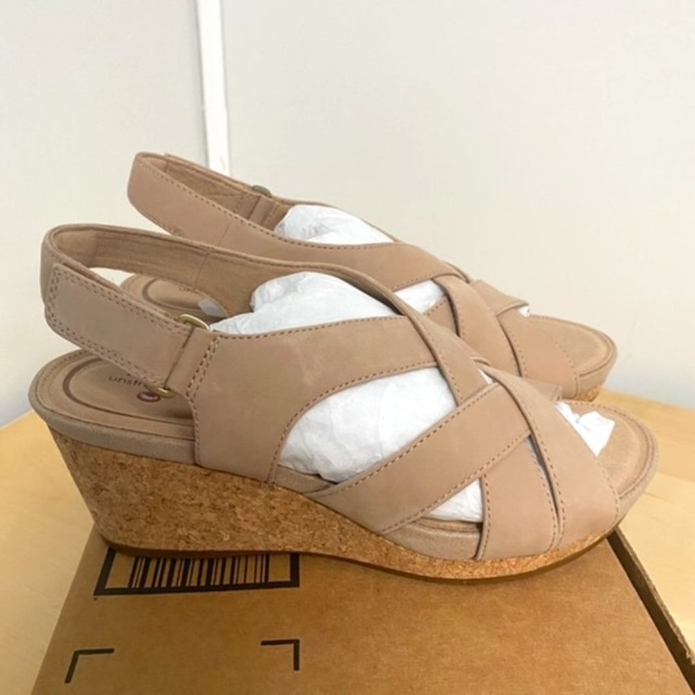 Clarks Women's Slingback Heeled Sandal Size 9